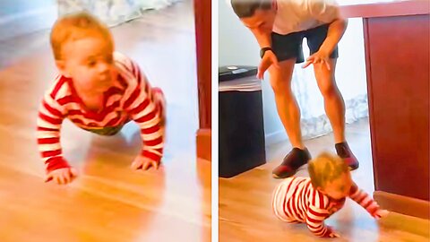 Baby Gets Jumpscared 🤣