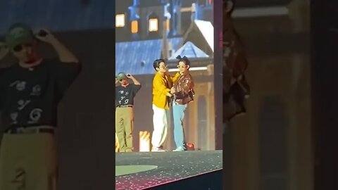 taekook couple dance in concert 😍 that made me crazy 😧