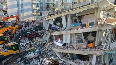 Terrible day for Turkey! Ruined houses, the search for people after the earthquake in Izmir