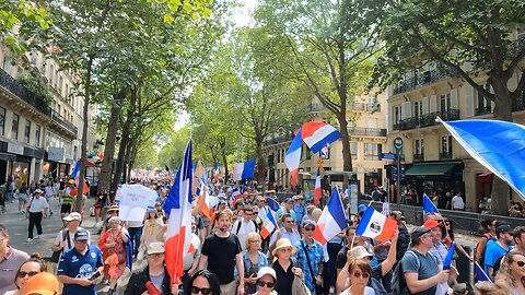 Manifestation pour le FREXIT Place Denfert Rochereau à Paris le 08/07/2023 - Vidéo 10