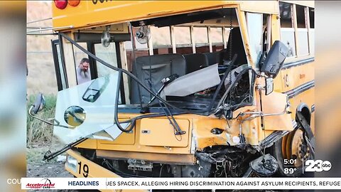 Bus crash in Bakersfield leaves students, parents shaken