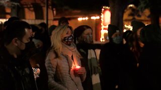 Candlelight vigil held at Pearl Street Courthouse to honor victims of Monday’s mass shooting