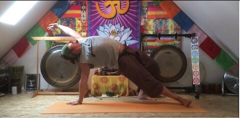 Yoga Sequenz für Dehnung, Kraft und Energie