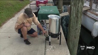 Family shares turkey with fellow boaters