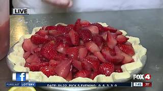 Naples restaurant serves free pie for National Pie Day - 7:30am live report