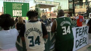 Milwaukee Bucks play in front of first sold-out crowd since 2020