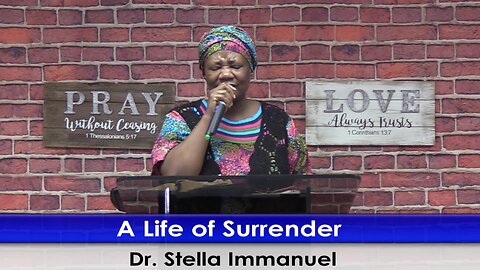 A Life of Surrender. Dr. Stella Immanuel Bilingual: English & Spanish