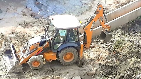 Operating a Case 770 Mini Excavator | Case Edwards