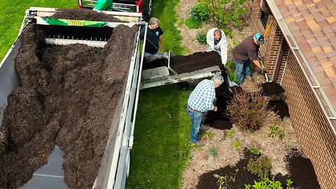 TEAMWORK! Spreading Mulch with “Old Guy” Friends at the Church. …the EASY WAY!