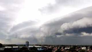 Le spettacolari e minacciose nuvole su Sydney