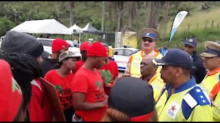 SOUTH AFRICA - Durban - EFF campaigning at toll roadblock (Video) (Mzq)