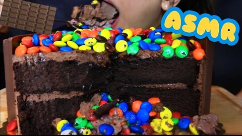 ASMR M&M KITKAT CHOCOLATE CAKE DESSERT BIG BITE ( EATING SOUNDS ) MUKBANG 먹는 먹방 NO TALKING