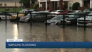 Heavy rain causes flooding at Sapulpa apartment