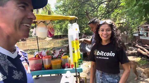 El Salvador Street Vendor Accepts Bitcoin!!