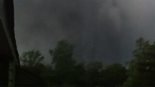 Terrifying footage of man's experience during F5 tornado outside his home