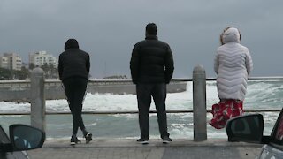 SOUTH AFRICA - Cape Town - Wintry weather in Cape Town (Video) (YkY)