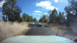 Risky overtake ends in total loss of control