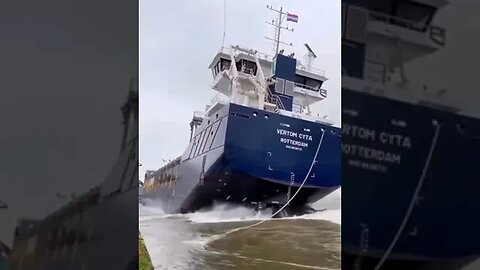 giant boat machine in ocean #ocean#ship#shipper#ships#machine#EUA#lifemarine