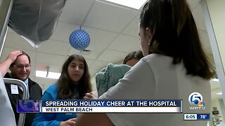 High school students spread holiday cheer at hospital in West Palm Beach