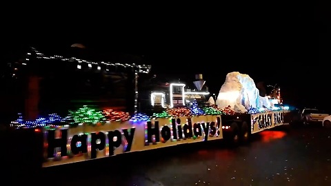 Incredibly Beautiful Christmas Lighted Truck Parade
