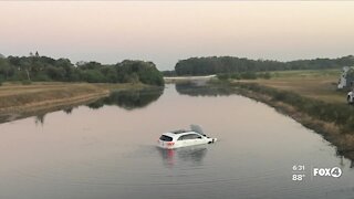Father crashes into canal drunk driving and leaves children at the scene