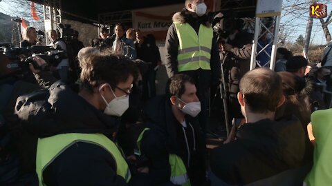 Alexandra Pervulesko spricht auf der Wiener Demo "Für die Freiheit" am 6. März 2021 - 4. Teil