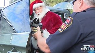 Real Life Santa in Green Valley donates toys