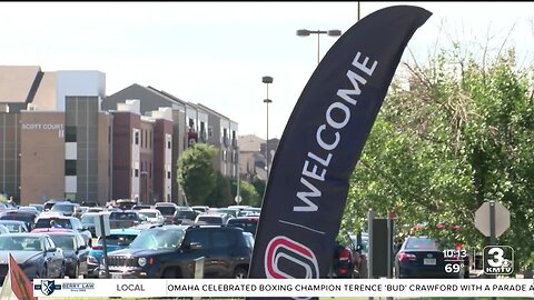 UNO students move-in to Scott Campus for school year