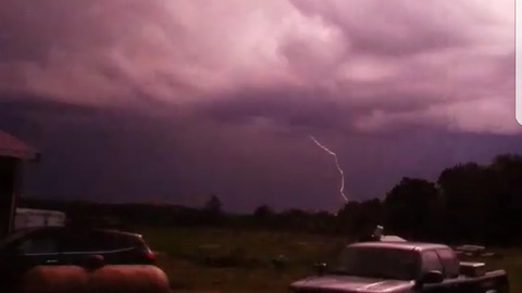 Powerful electrical storm caught on video