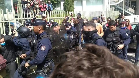 France: Activists clash with police as Health Minister visits Montreuil - 21.04.2023