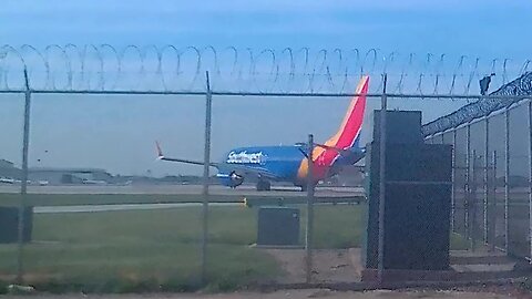 Airplane 38C, (2 SoundFX) Rushing To Takeoff, Southwest 737-MAX 8, Midway Airport IL 4K24p59s 7C