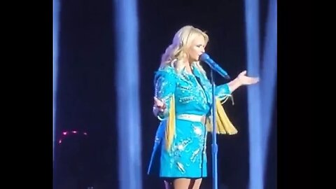 Bizarre Miranda Lambert Mini-Meltdown During Concert Had Some Fans Walking Out