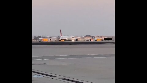 Turkish Airline B787 takeoff at LAX, 🛫