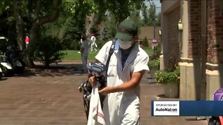 Colorado teen earns college scholarship through caddying