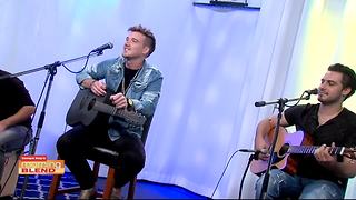 Morgan Wallen plays his hit song live in the studio