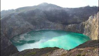 Indonesian uskomattomat värikkäät järvet