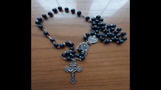Single Rosary Decade: The Second Joyful Mystery, The Visitation.