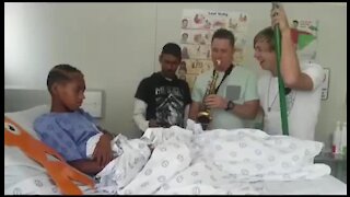 South Africa - Cape Town - Goldfish duo visits Red Cross War Memorial Children's Hospital. (Video) (WZ5)