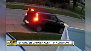 Police warn of man following younger children in Clawson