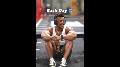 Power Up Your Back: Comprehensive Dumbbell and Lat Workout