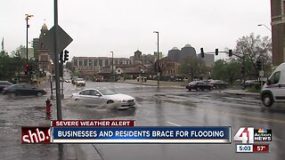 KC businesses, residents brace for flooding