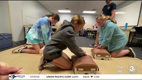 Nebraska Healthcare camp gives middle school kids a crash course in the field