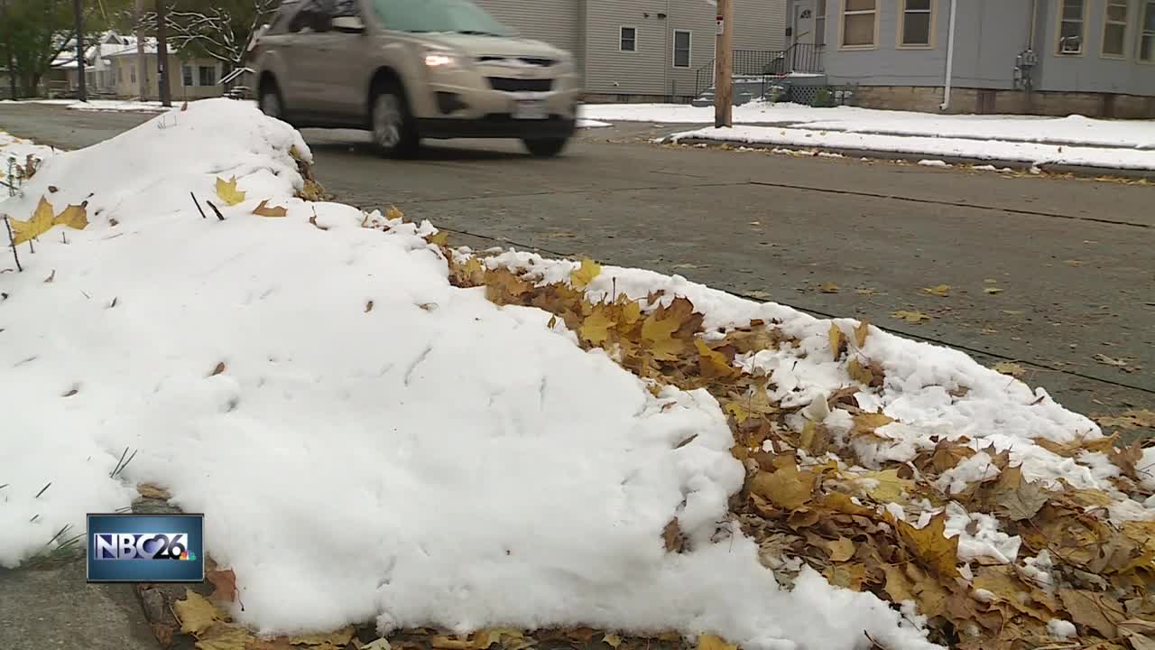 With snow on Halloween, leaf cleanup in Green Bay is a race against Mother Nature