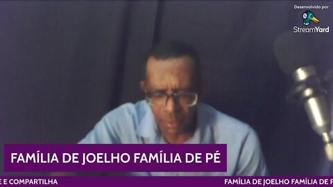 Família de Joelho Família de Pé