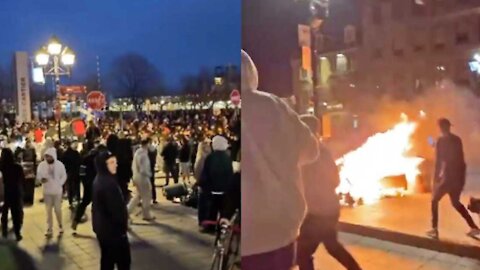 Live from Old Montreal curfew protest.