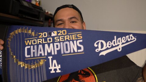 Un-boxing: Los Angeles Dodgers 2020 World Series Champions Pennant