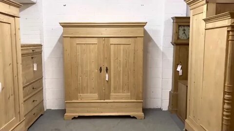 Very Old Fairly Low Double Antique Pine Wardrobe (Dismantles) (V8457F) @PinefindersCoUk