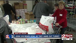 John 3:16 hands out hundreds of turkeys