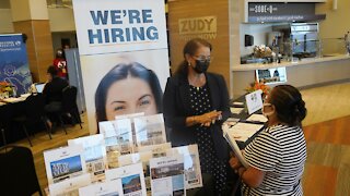 U.S. Weekly Jobless Claims Fall To 326,000