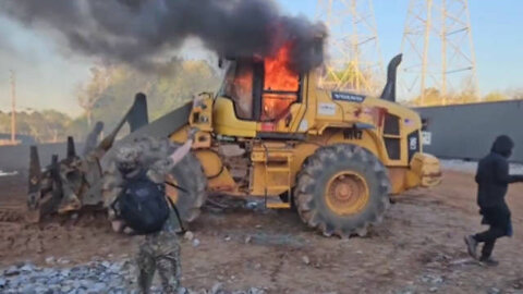 Antifa Terrorist Gets Tazed In the Butt After Setting on Fire Construction Site